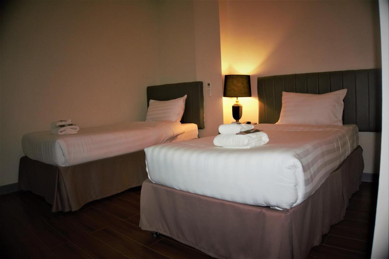 Crevice Hotel Davao City Buitenkant foto